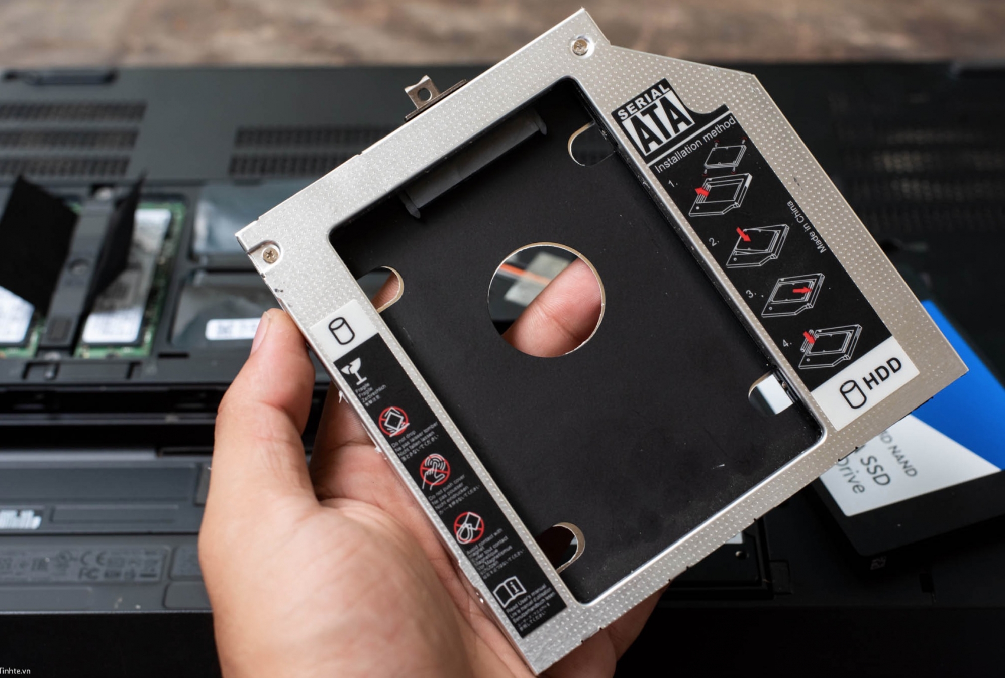 Caddy bay là gì? Cách chọn Caddy bay phù hợp cho Laptop